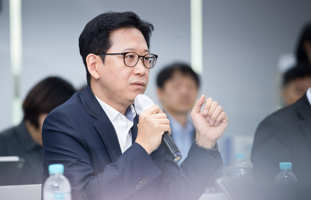 Bae Kyung-hoon, deputy prime minister and minister of science and ICT, speaks at a meeting on building an open AI computing infrastructure ecosystem